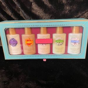Vintage Victoria’s Secret lotion gift set